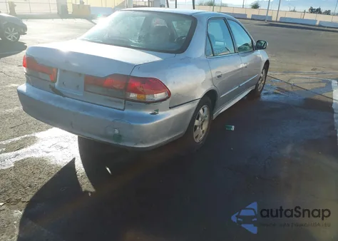 2001 Honda Accord 2.3 Ex z USA, uszkodzony, nr VIN 1HGCG66881A012967